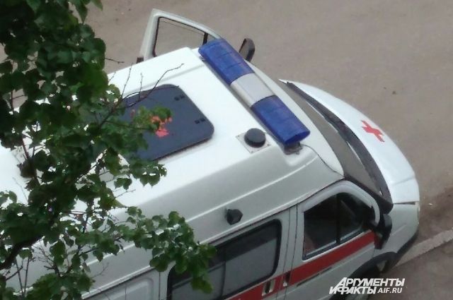 В Колпино при столкновении с эвакуатором скончался водитель легковушки