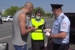 В Тюмени автоинспекторы задержали трех пьяных таксистов