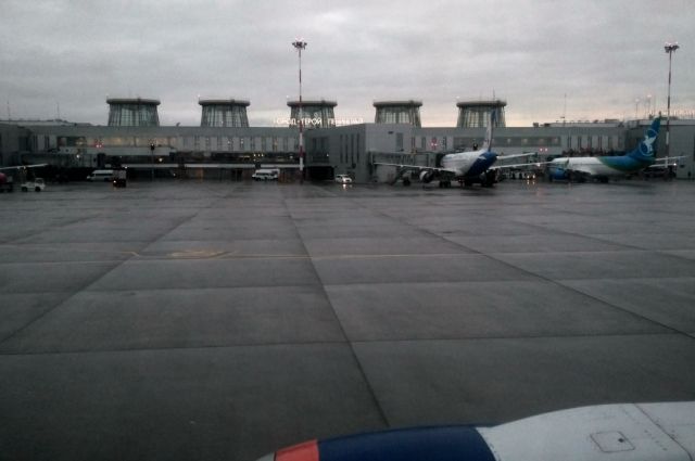 В Пулково из-за анонимного звонка задерживаются рейсы