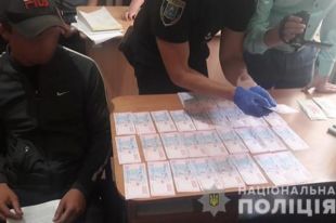 В Сумской области пьяный водитель предлагал инспектору 10 тысяч гривен