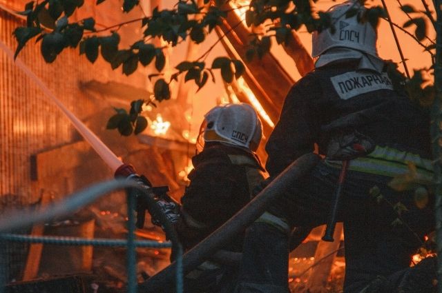Несколько домов сгорели в Первомайском районе Новосибирска