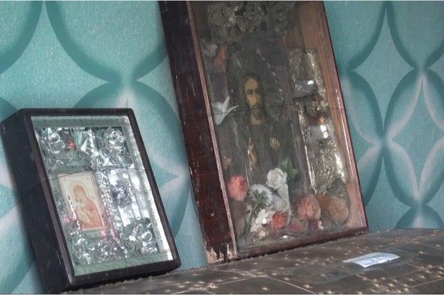 В Карачаево-Черкесии из сельского дома украли иконы и сундук