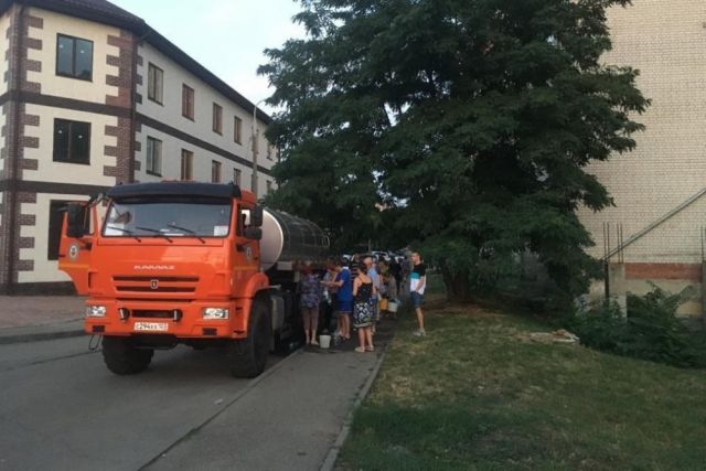 В мэрии Краснодара прокомментировали ситуацию с отключением воды в Школьном