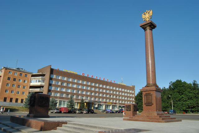 Губернатор выступил за сохранение лип на проспекте Ленина в Великих Луках