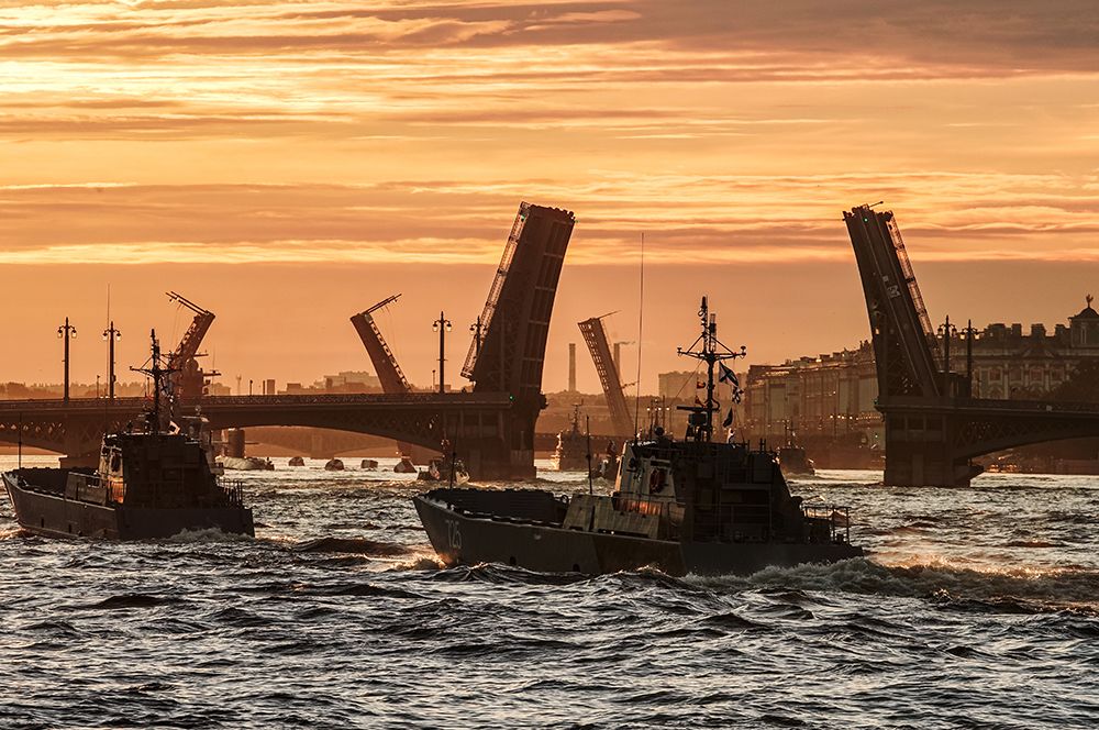Корабли ВМФ России на репетиции парада.