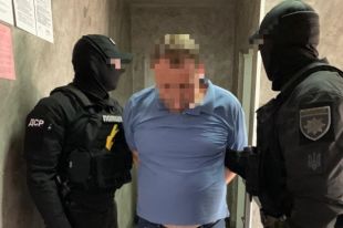 В Одессе трех должностных лиц таможни поймали на взятках