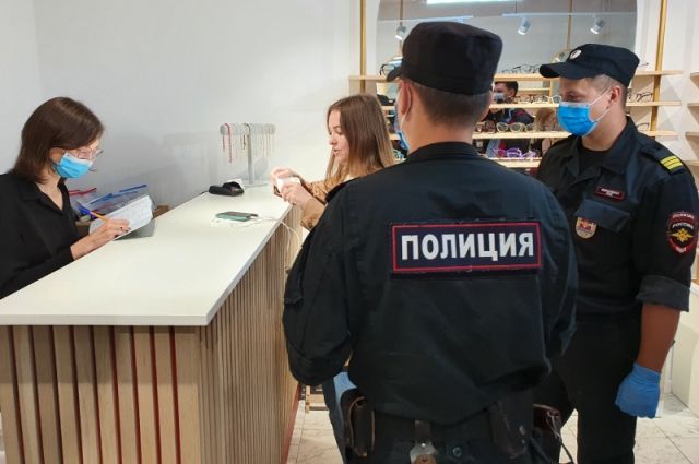 Полиция провела рейд на Почтовой и в ТЦ «Малина»