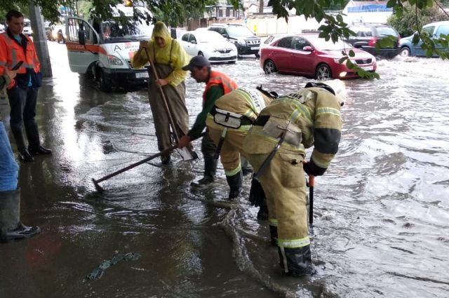 В Ростове и Батайске из-за дождя затопило 24 частных дома