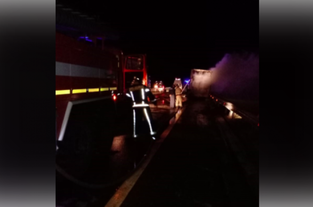 В Липецкой области загорелся автобус с 37 пассажирами: видео
