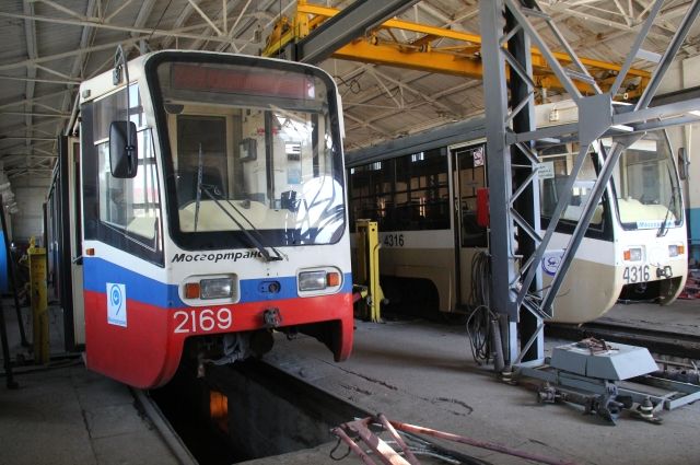 На омские рельсы вышел трамвай из Москвы