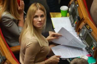 На систему электронного документооборота в Раде потратили почти 19 млн грн