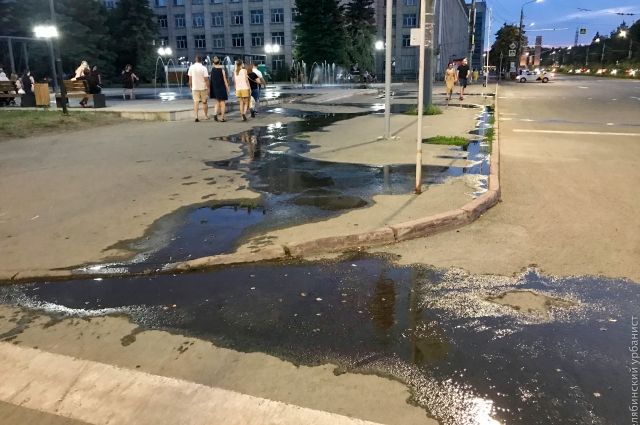 Челябинский урбанист раскритиковал «сухой» фонтан за 6 млн рублей