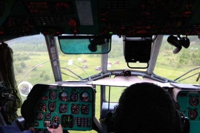 Спасатели не нашли следов аварийной посадки вертолета под Новосибирском