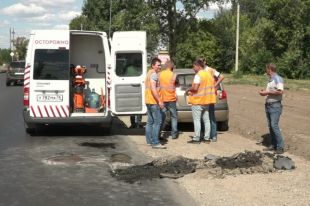 В Оренбурге прокуратура проверила ремонт участка на Шарлыкском шоссе.