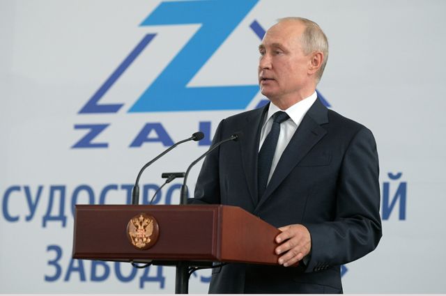 Церемония закладки кораблей в Керчи с участием Путина