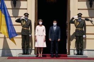 Зеленский призвал Швейцарию присоединиться к развитию туризма в Украине