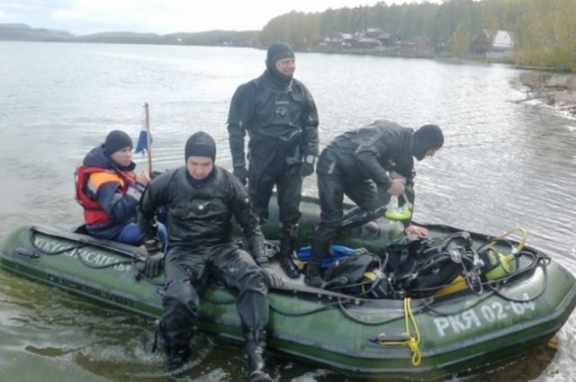 Тело мужчины обнаружено в воде водолазами Южно-Сибирского поисково-спасательного отряда МЧС России. 