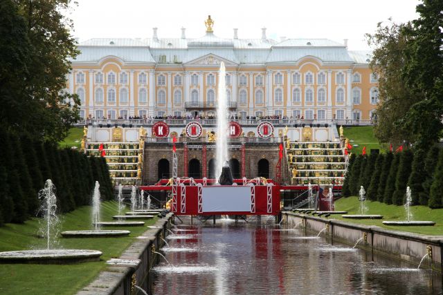 В Петергофе отменили осенний праздник фонтанов из-за пандемии COVID-19