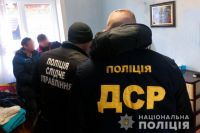 В Черновцах заключенные выманивали деньги через интернет