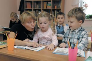 В Минобразования объяснили, в каких регионах дети пойдут в школу 1 сентября