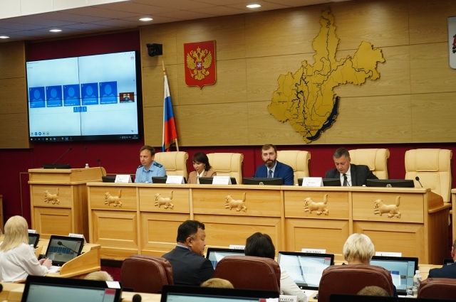 Проблемы Прибайкальского нацпарка обсудили в ЗС Иркутской области