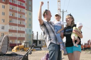 Правительство дополнительно выделит 18,5 млрд рублей для поддержки семей