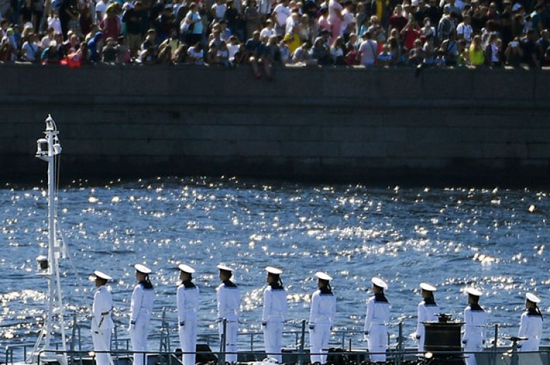 Главный военно-морской парад России в Санкт-Петербурге.