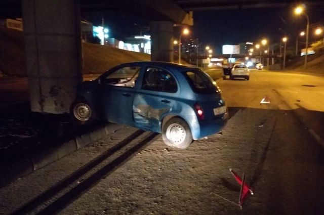 Девочка пострадала в ДТП с пробитым колесом в Новосибирске