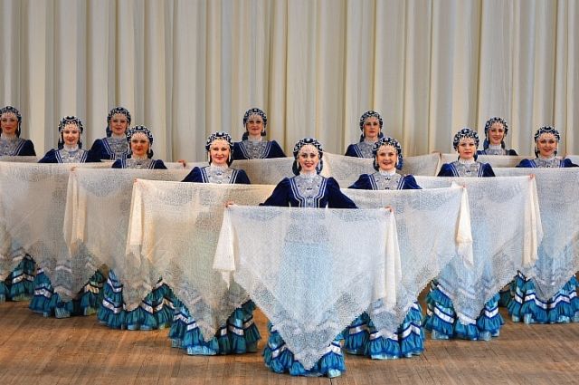 Академический русский народный хор Оренбурга исполнит песню про пуховый платок на английском языке. 