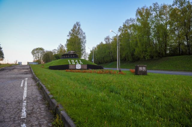 Территорию у «Танка Т-34» в Смоленске благоустраивают с опережением графика