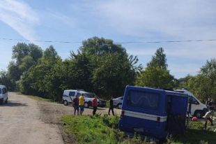 Во Львовской области автобус слетел в кювет: пострадали семь пассажиров