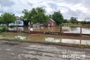 В Херсонской области из-за сильных дождей затопило село