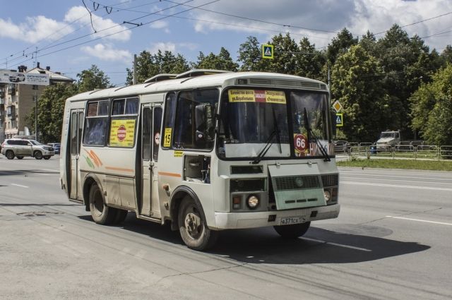 В Челябинске за сутки оштрафовали водителей 90 автобусов