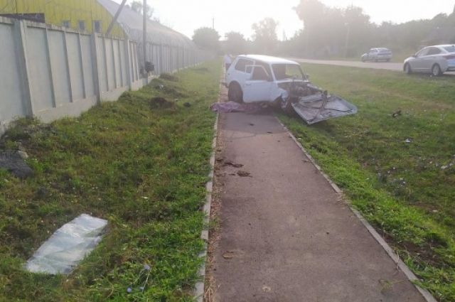 На Кубани водитель погиб, врезавшись в бетонное ограждение