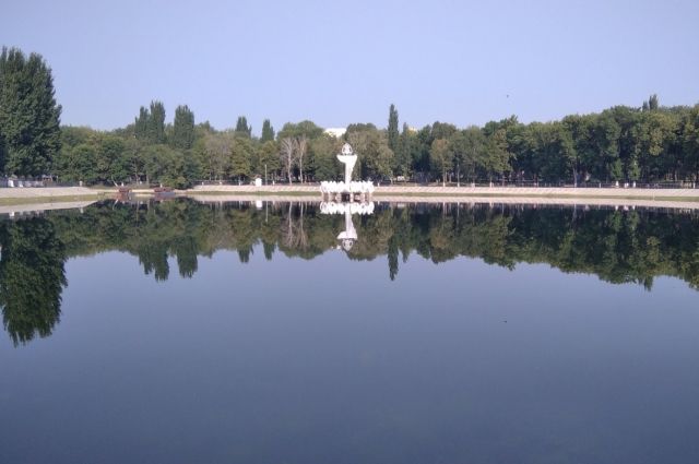 Биоочистка помогла: озеро в парке Металлургов Самары приходит в норму