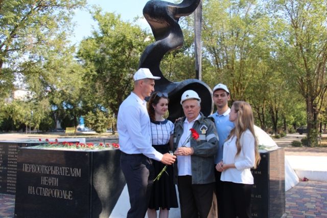 Золото востока. 67 лет назад на Ставрополье забил первый нефтяной фонтан