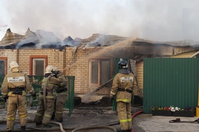 Пожар в частном доме на севере Ульяновска тушил 41 огнеборец