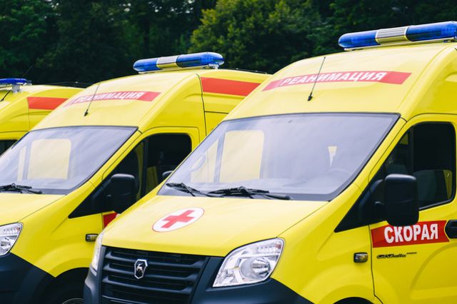 Новые машины «скорой помощи» передали в смоленские больницы