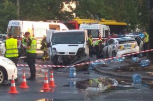 В Одессе авто патрульной полиции столкнулось с микроавтобусом