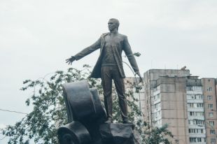 В Киеве появилась улица Гарета Джонса и сквер Муслима Магомаева