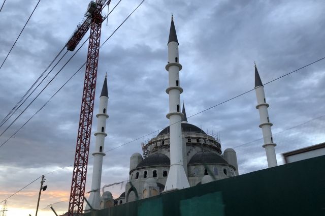 Турецкие мастера осенью начнут роспись Соборной мечети в Симферополе