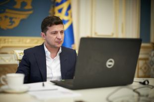 Зеленский утвердил изменения, внесенные в закон о среднем образовании