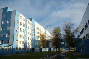 В Тюмени горожане обнаружили труп мужчины под окнами ОКБ №2