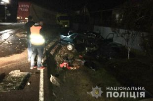 В Закарпатской области пьяный водитель влетел в фуру: один человек погиб