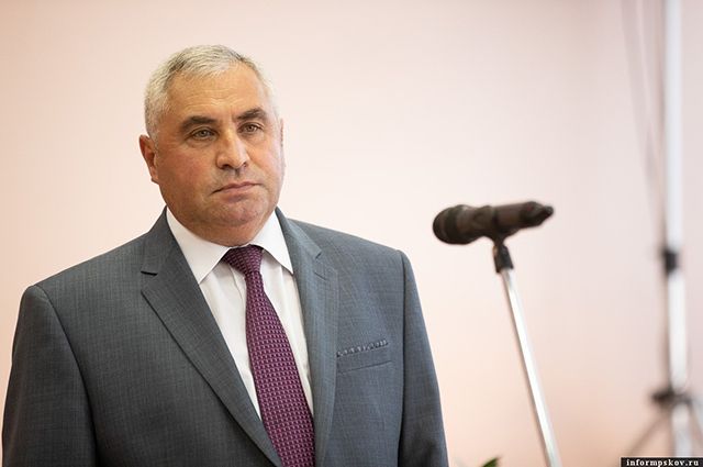 Глава Великолукского района уходит в отставку
