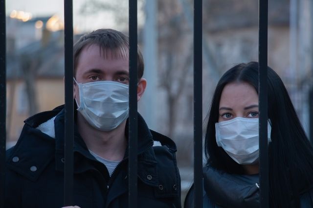 Студентов и преподавателей иркутских вузов обяжут носить маски