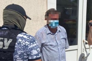 Чиновника Киевской ОГА задержали во время получения 200 тыс. гривен взятки