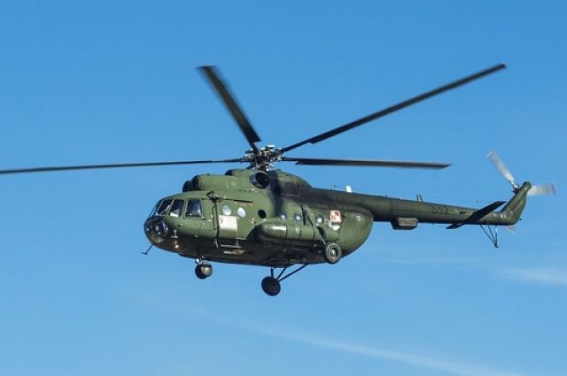 В национальном парке Сочи спасатели на вертолете тушат лесную подстилку