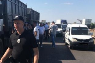 Под Николаевом произошло ДТП с участием 9 автомобилей: есть пострадавшие
