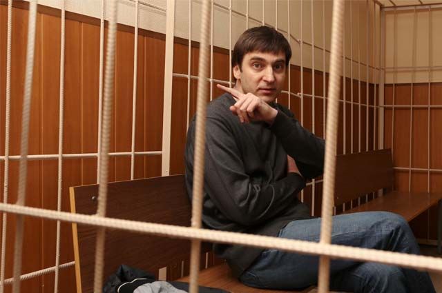В октябре 2018 г. суд признал Зенищева виновным в получении взятки от фигурантов дела Гайзера, приговорив к семи годам колонии и штрафу в 600 тыс. руб.  